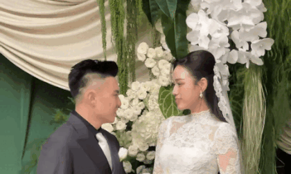 Hoa hậu Đỗ Hà liên tục né nụ hôn của thiếu gia Viết Vương trong đám cưới