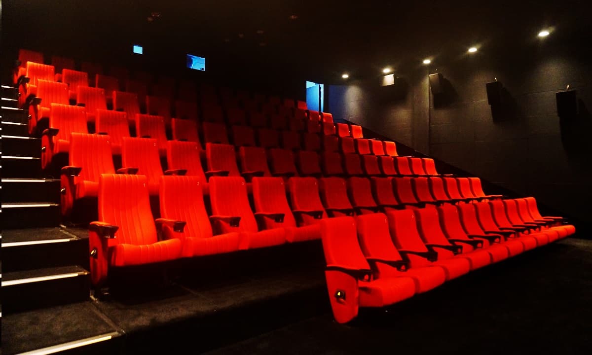 Tại sao ghế trong rạp chiếu phim lại có màu đỏ? Hóa ra đằng sau có lý do khoa học