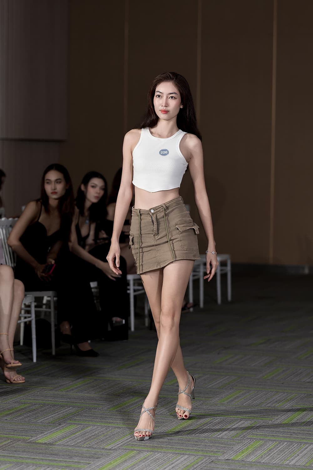 Tom Kara, Essence of Beauty, Nhà thiết kế Tom Kara