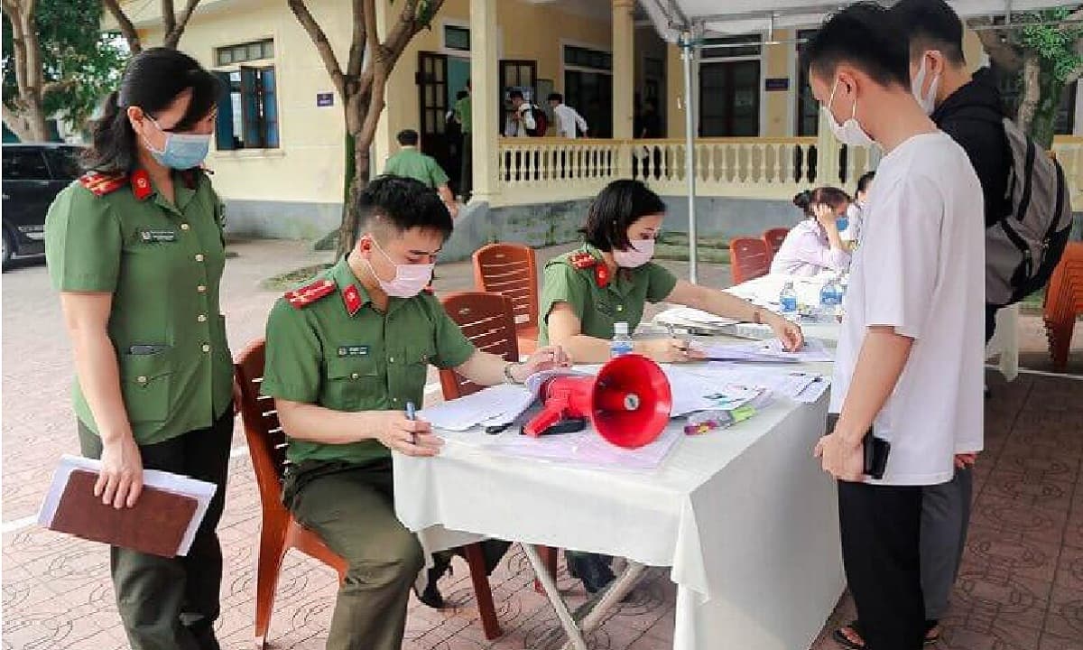 Đi khám sức khỏe nghĩa vụ Công an Nhân dân mà công dân không có mặt đúng giờ tại địa điểm khám thì bị phạt bao nhiêu tiền?