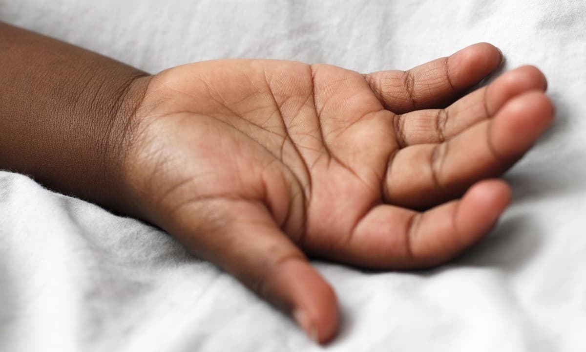 Từ lúc nhập viện đến lúc tử vong chỉ vỏn vẹn bốn ngày! Bác sĩ nhắc nhở: Thường xuyên tê tay có thể là dấu hiệu của 8 căn bệnh