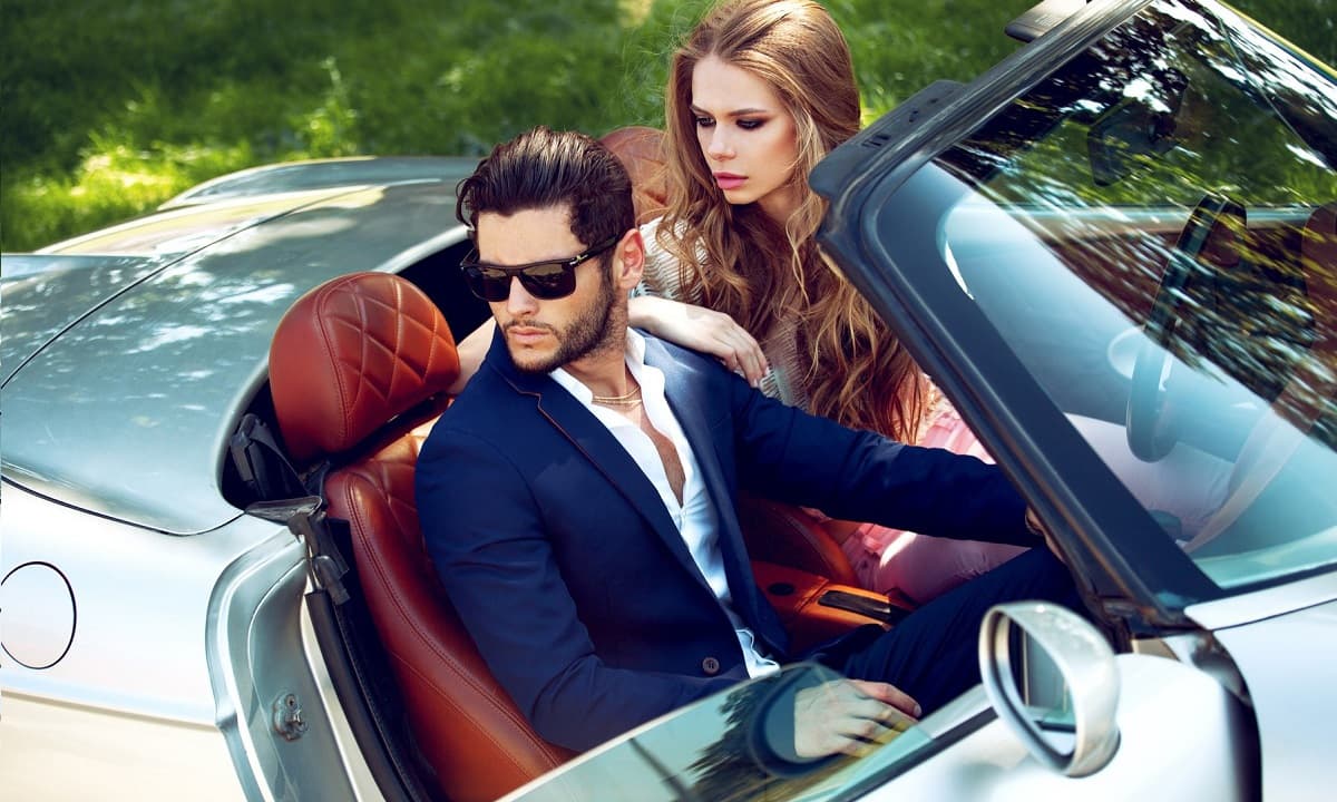 Một người đàn ông có giàu có hay không, đừng nhìn vào nhà cửa hay xe cộ, hãy nhìn vào ba người trong gia đình 