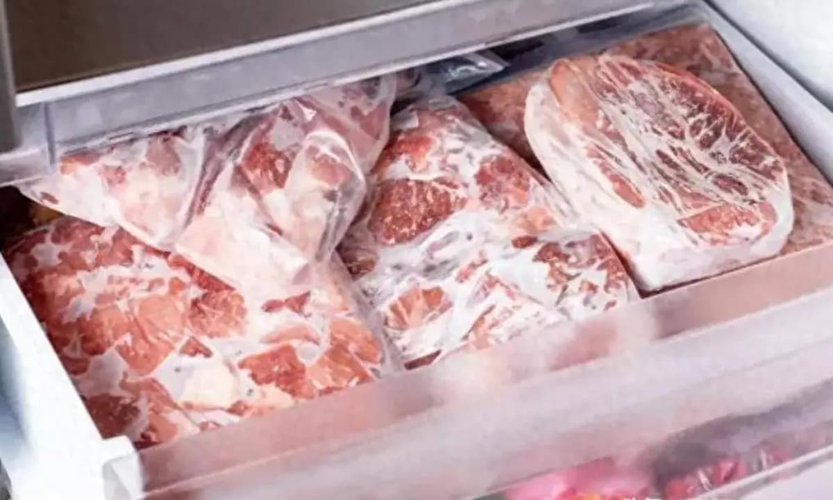 Thịt trong để tủ đông được bao lâu? Chuyên gia: Dù đắt đỏ đến đâu, sau thời gian này, bạn cũng nên bỏ thịt đi