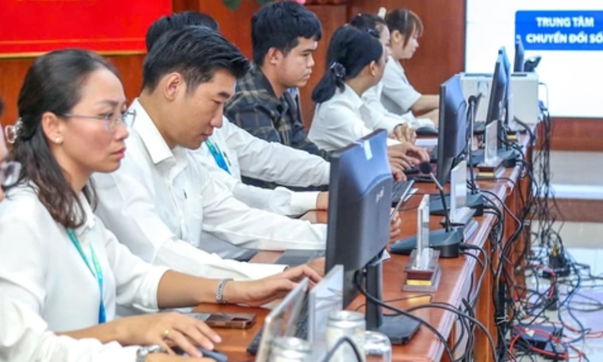 Cán bộ, công chức sẽ bị buộc thôi việc nếu có hành vi này, nên biết để tránh