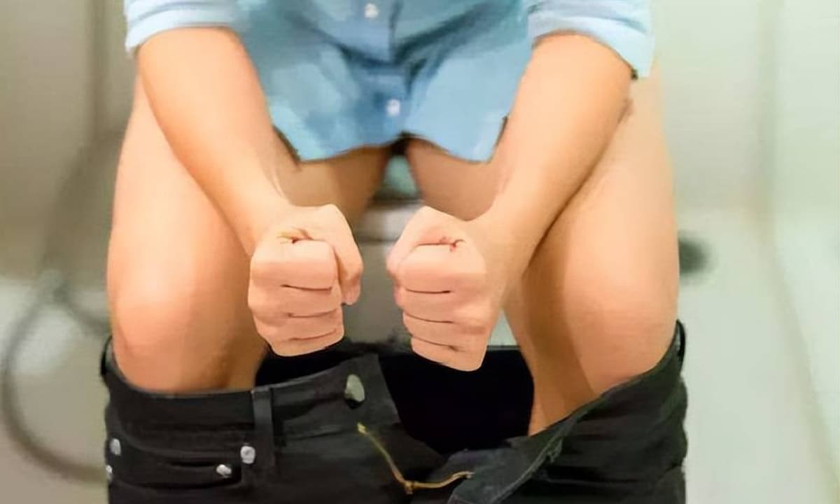 Có nên rửa hậu môn bằng nước sau khi đi đại tiện không? Việc rửa hậu môn thường xuyên có tốt cho sức khỏe không? 