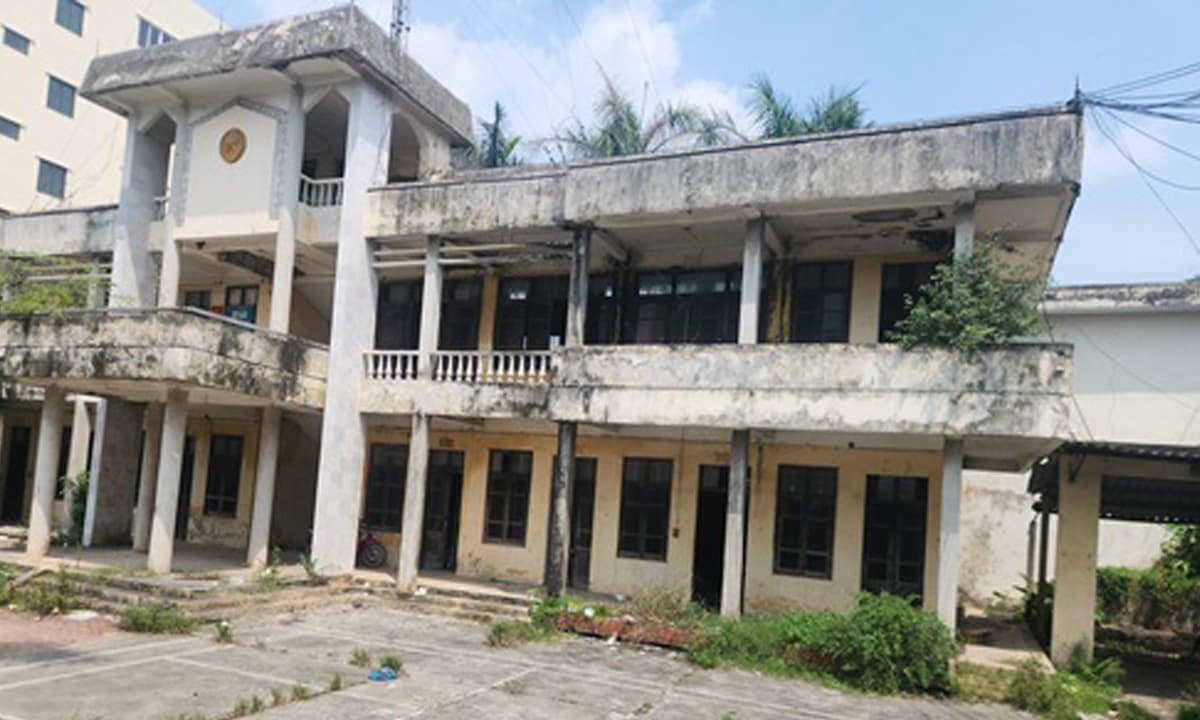 Điểm tên những trụ sở bỏ không, bỏ hoang gây lãng phí ở Hà Nội