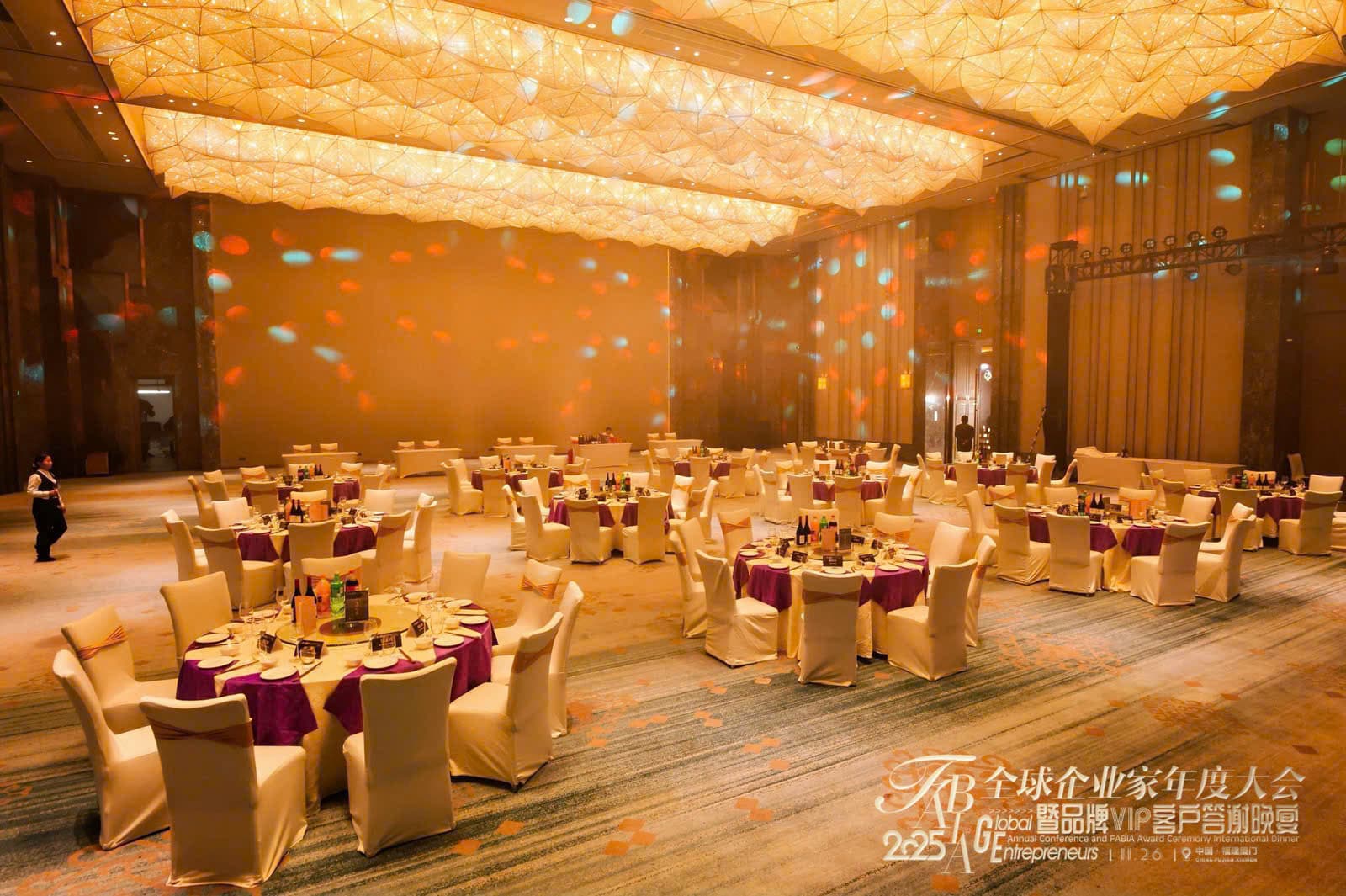 image007-ngoisaovn-w1600-h1065 4 Ceo Dung Trần, Ngành tóc