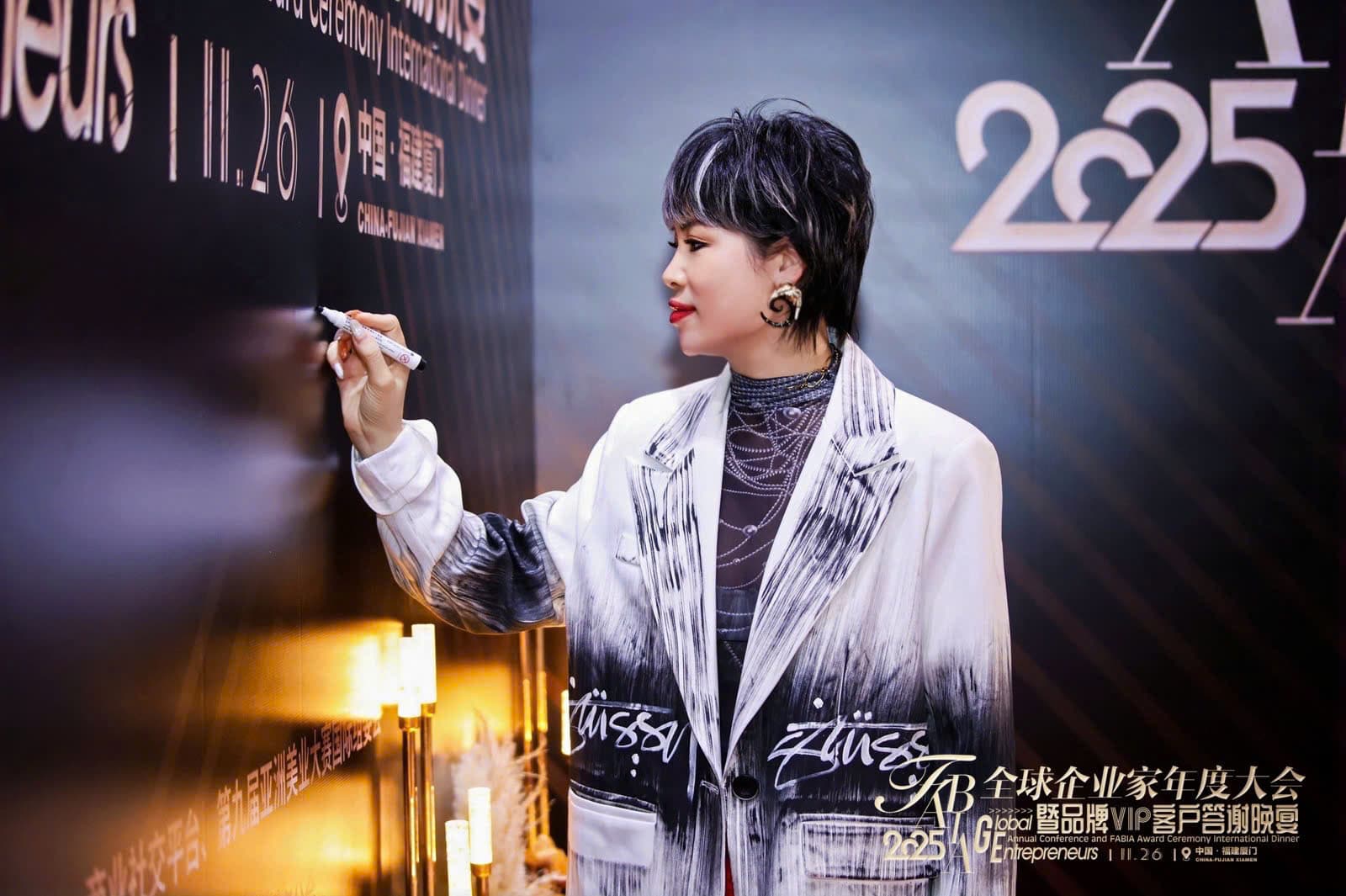 image009-ngoisaovn-w1600-h1065 3 Ceo Dung Trần, Ngành tóc