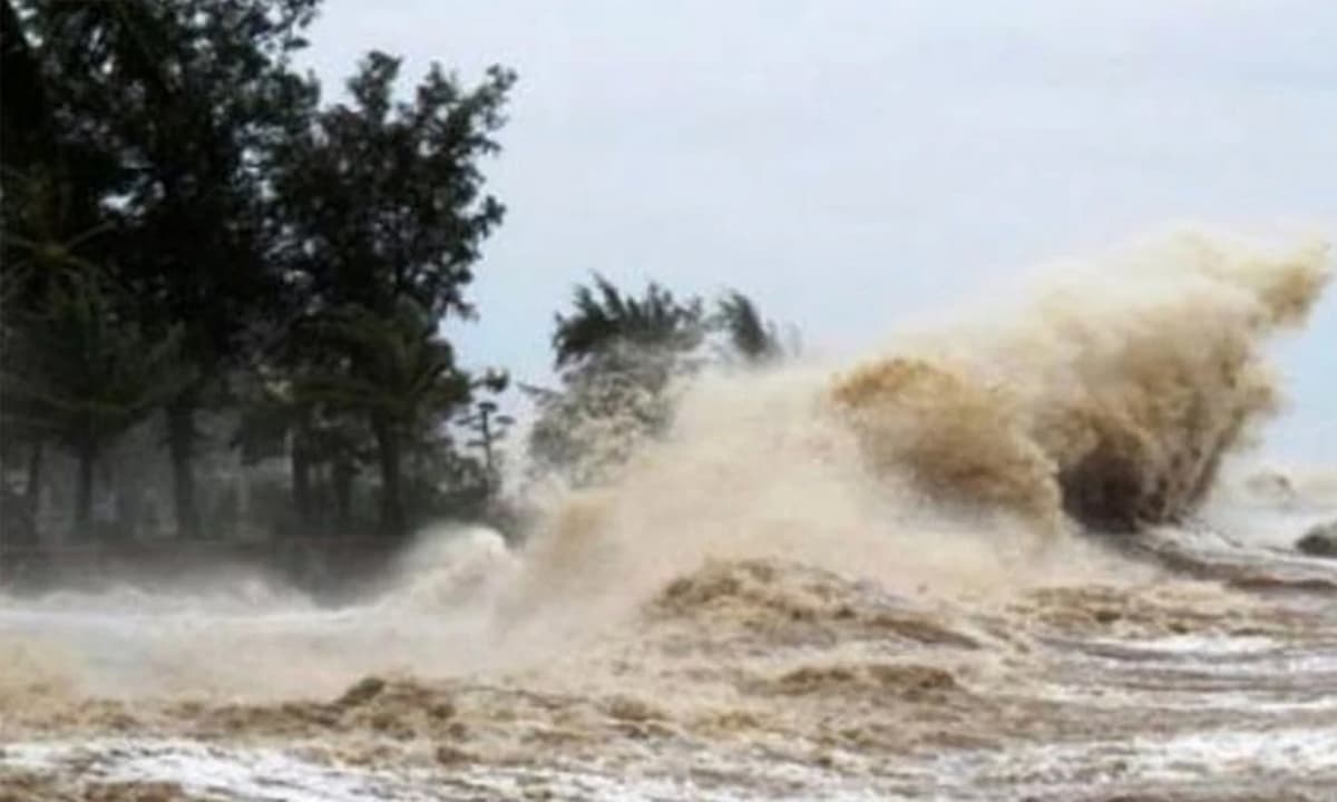 Cập nhật tin mới nhất về bão số 15: Xuất hiện thông tin đáng chú ý về hướng đi của bão