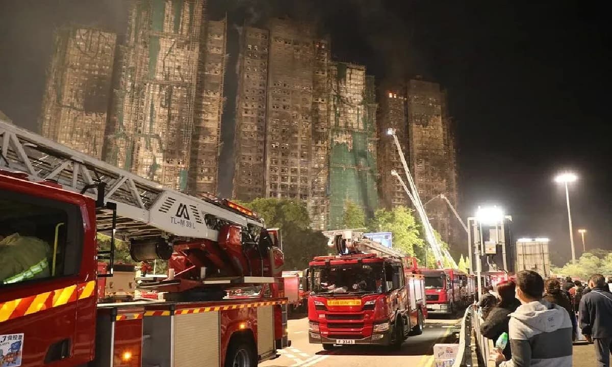 Thông tin mới vụ cháy chung cư ở Hồng Kông: Bắt thêm nghi phạm, hé lộ nguồn cơn lửa bủng cháy dữ dội