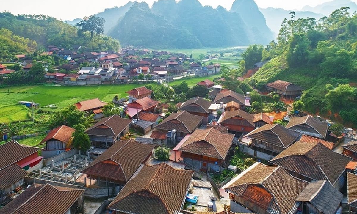 Chuyện lạ ở Lạng Sơn: Hàng trăm ngôi nhà cùng quay về một hướng, cảnh tượng xưa nay hiếm 