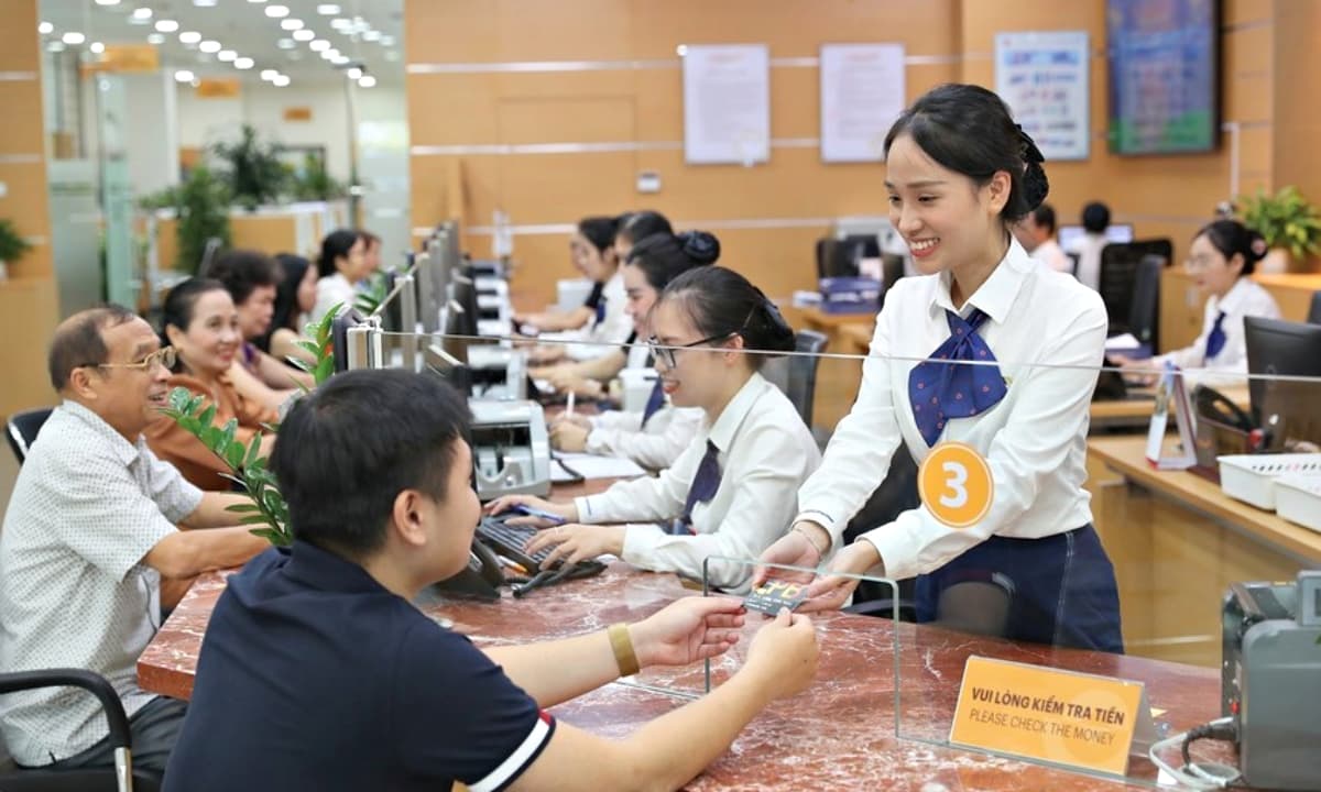 Các ngân hàng đang thu phí quản lý tài khoản bao nhiêu tiền?