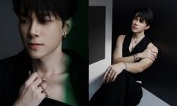 Anh Tú gây sốt với bộ ảnh mới: Visual đốn tim chị em, khoe khéo body 6 múi cực hút mắt 