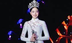 Hoa hậu Thanh Thủy gây ấn tượng với màn phát biểu bằng 3 thứ tiếng tại Hoa hậu Quốc tế 2025