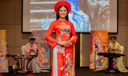 Hiếm hoi lắm mới thấy Hoa hậu Ngọc Hân diễn thời trang