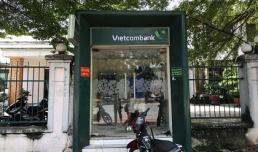 Cô gái trẻ bị cướp khi rút tiền tại cây ATM ở Bình Dương
