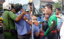 Va chạm giao thông, tài xế GrabBike bị lái xe buýt đâm trọng thương ở Sài Gòn