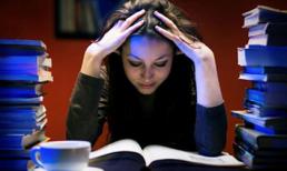 Thức khuya: Con đường từ giường tới nghĩa địa ngắn nhất