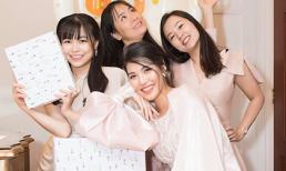 Cận kề ngày sinh nở, Lan Khuê vẫn đẹp rạng rỡ hội ngộ bạn bè thân thiết