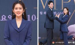 'Thánh hack tuổi' Jang Nara hóa tổng tài bá đạo bên 'anh chồng quốc dân' Lee Sang Yoon