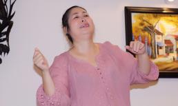 NSND Hồng Vân té lăn vì chiếc ghế phản chủ khi đang say sưa tám