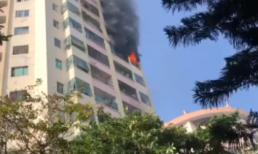 Lửa cháy ngùn ngụt tại căn hộ chung cư trong làng quốc tế Thăng Long