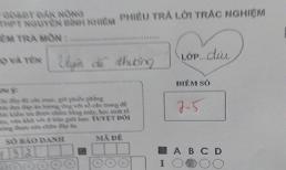 Dám 'thả thính' thầy giáo trong bài kiểm tra để gây ấn tượng, nữ sinh bị trừ luôn 5 điểm
