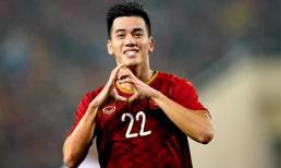 Xem lại bàn thắng Tiến Linh lập siêu phẩm từ khoảng cách 25 mét, xé lưới UAE