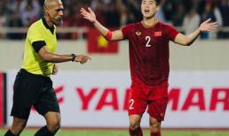 Cướp trắng bàn thắng của Việt Nam, trọng tài người Oman trở thành 'cầu thủ Thái Lan' xuất sắc nhất trận