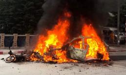 Xe sang Mercedes cháy trơ khung ở Hà Nội, một người tử vong