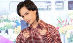 'Hoàng thượng' Nguyễn Trần Trung Quân diện đồ đơn giản, gầy sọp đến ủng hộ 'soái ca học đường'