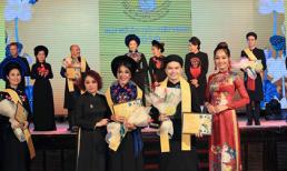 NTK Việt Hùng mang đến lễ hội áo dài trong đêm chung kết Đại sứ áo dài VN bảng nghệ sĩ