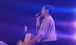 Hoài Linh giúp bé gái tìm người thân khi đang biểu diễn ở hội chợ