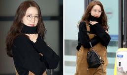 Cách 'hack tuổi' siêu đỉnh của Yoona: Mặc quần yếm, đeo kính Nobita đáng yêu 