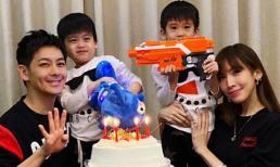 Đăng ảnh 2 nhóc tì sinh đôi lớn nhanh như thổi, Lâm Chí Dĩnh lại gây sốt vì quá trẻ ở tuổi ngoài 40