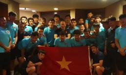 Trước trận chung kết với Indonesia, thầy Park cùng các học trò chúc mừng ĐT nữ Việt Nam