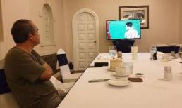 Xúc động hình ảnh bầu Đức lặng lẽ theo dõi U22 Việt Nam giành HCV SEA Games