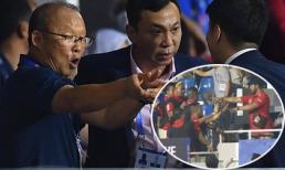 HLV Park Hang Seo bị CĐV Indonesia đe dọa tấn công sau khi nhận thẻ đỏ