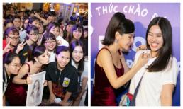 Chi Pu diện đầm xẻ bạo, khoe khéo đường cong hoàn hảo nhiệt tình kí lên áo cho fan