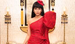 Á hậu Trương Thị May diện váy đỏ rực đón Noel