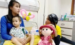 Từng gặp nhau chỉ vài giờ nhưng H'Hen Niê vẫn âm thầm quan tâm và tặng món quà đầy ý nghĩa cho mẫu nhí bị ung thư 