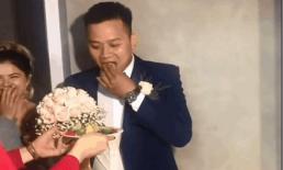 Chú rể phải nhai hết đĩa chanh mới được đón dâu khiến người xem cũng cảm thấy 'ghê răng'