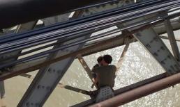 Buồn chuyện gia đình, cha ôm con 7 tháng tuổi ra cầu Long Biên định tự tử