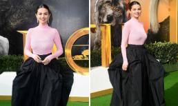 Mặc kín như bưng, Selena Gomez vẫn gợi cảm hết nấc khi khoe được vòng một 'nặng trĩu'