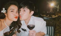 Đông Nhi mừng sinh nhật Ông Cao Thắng đầy lãng mạn trên bãi biễn