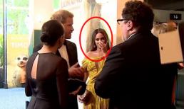 Trước khi bắt đầu cuộc sống mới ở Canada, Hoàng tử Harry từng lộ liễu 'xin việc làm' cho Meghan Markle khiến ai cũng phải xấu hổ