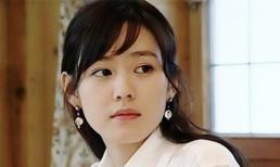 Ảnh Son Ye Jin trong 'Hương Mùa Hè' gây sốt trở lại, tô son nhạt - để tóc sến vẫn toát lên vẻ ngoài thuần khiết 'lay động' lòng người