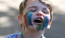 Công nương Kate bất ngờ đăng ảnh 'xấu' của con trai út, từ thần thái đến gương mặt đều gây sốt cộng đồng mạng