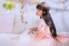 Sau nghi án rạn nứt với chồng Tây, Elly Trần tung bộ ảnh đẹp mong manh gợi cảm