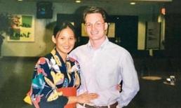 Đăng ảnh tự cắt tóc cho chồng, vợ mới của chồng cũ Hồng Nhung tiết lộ cả hai từng quen nhau 20 năm trước